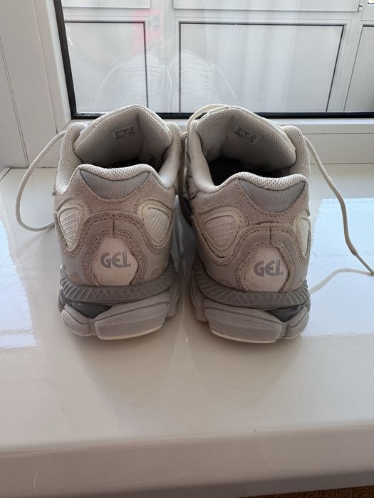 Кросівки жіночі ASICS