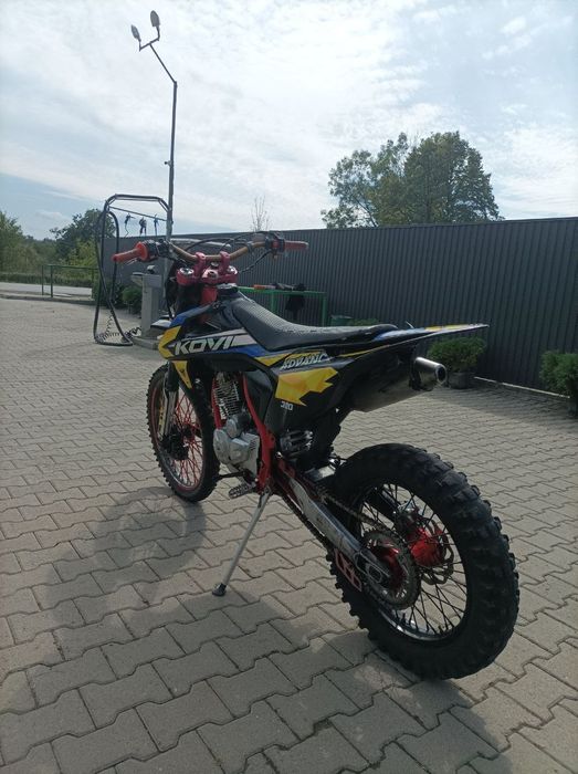 Продам мотоцикл кові адванс 300