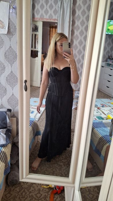 Продам корсет та спідницю плісе