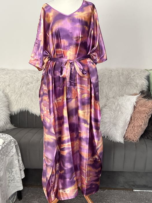 Sukienka Butik r. U oversize.  motyl, nietoperz.