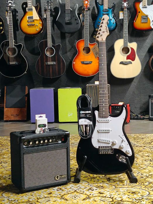 Zestaw Gitara Elektryczna Aria STG-003 BK + Carlsbro Kickstart 10B