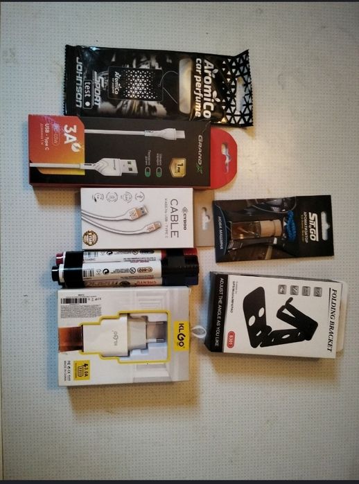 Набор аксессуаров для авто и телефона срочно