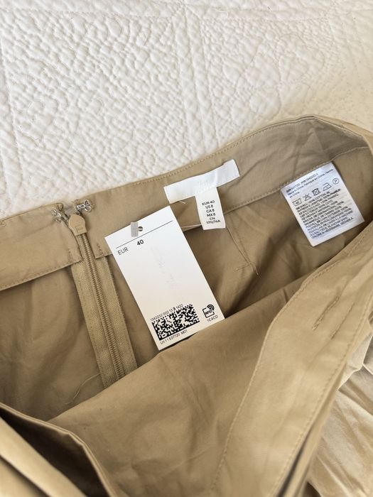 Спідниця H&M бежева з драпіруванням, розмір 40, нова з бірками