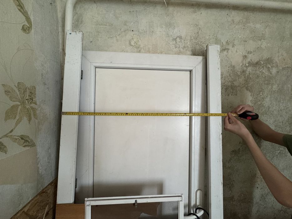 Дверь  металопластиковая