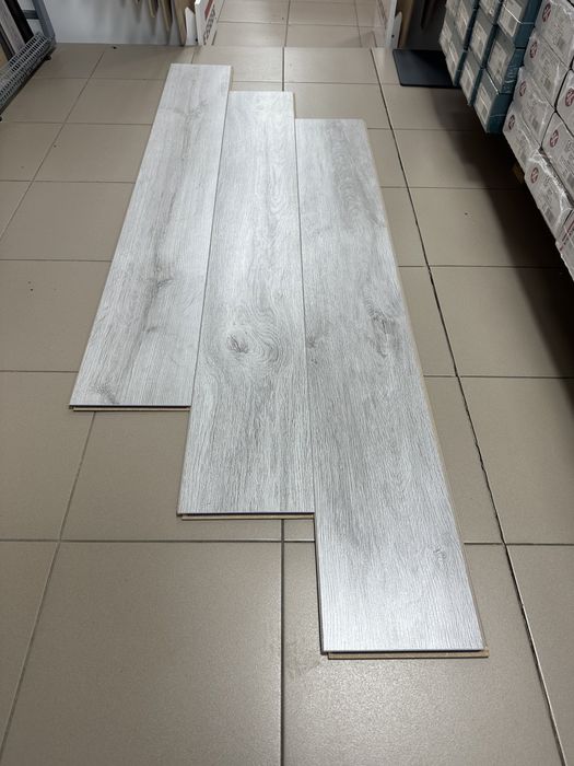 Ламінат KRONOTEX "D4956" 8мм/32клас 4V 5G замок DE 495грн/м2