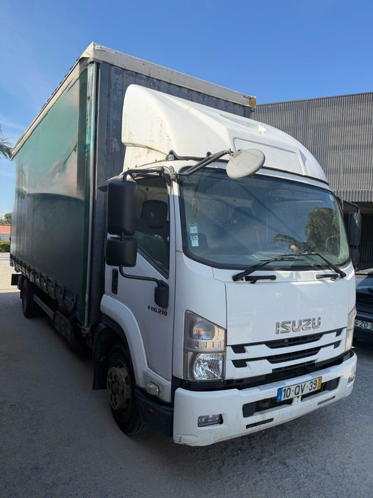 Camião Isuzu 11T