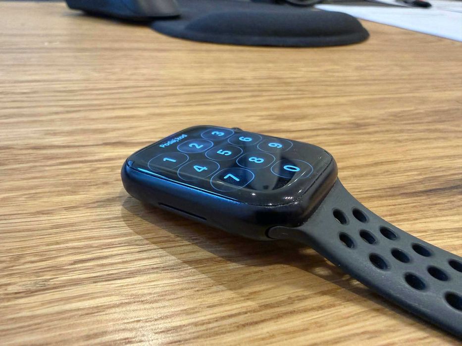 Apple Watch 7, 45mm + Case + Ładowarka + Pudełko