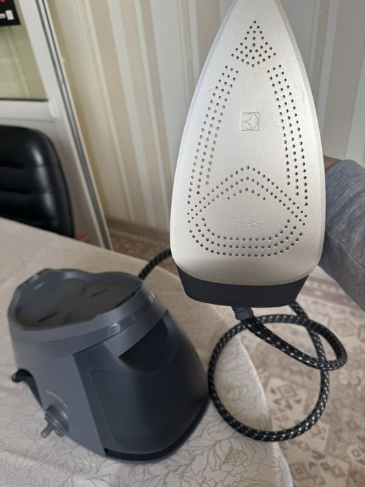 Утюг Electrolux паровая станция e8st1-xxxx