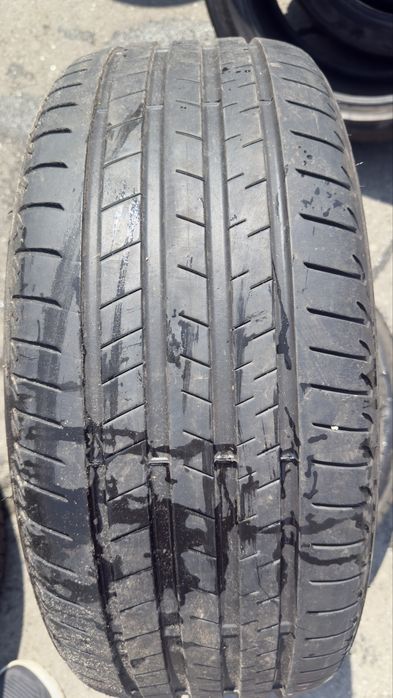 245/40/21 Bridgestone Alenza  001 Runflat