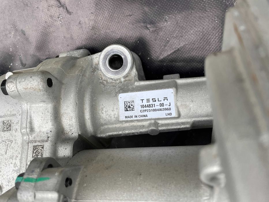 Рульова рейка Tesla Model Y рейка рулевая Tesla 3 1044831-00-J