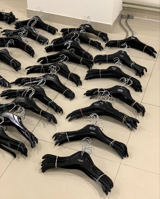 Брендові вешалки тремпеля плечики для одягу