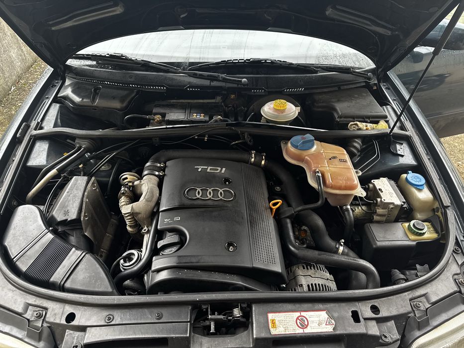 Vendo ou troco audi a4 b5 por jipe ou mota do meu agrado