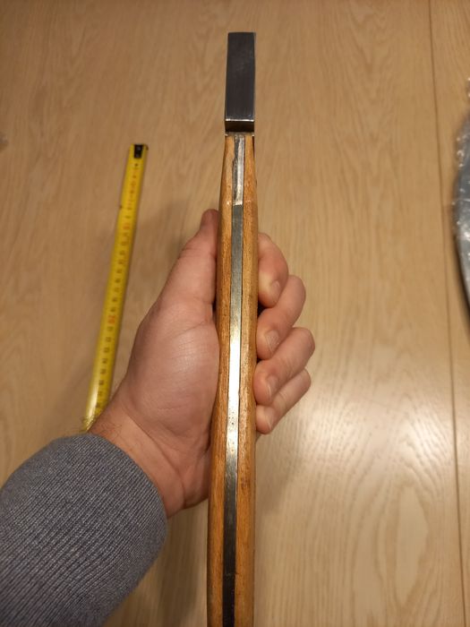 Stary toporek nieznanego przeznaczenia