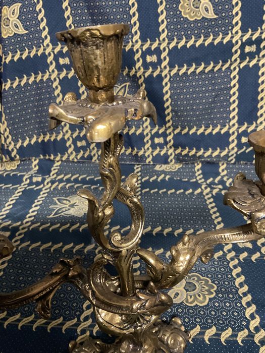 Candelabro em latão 3 lumes 29 cm.   Anúncios abaixo