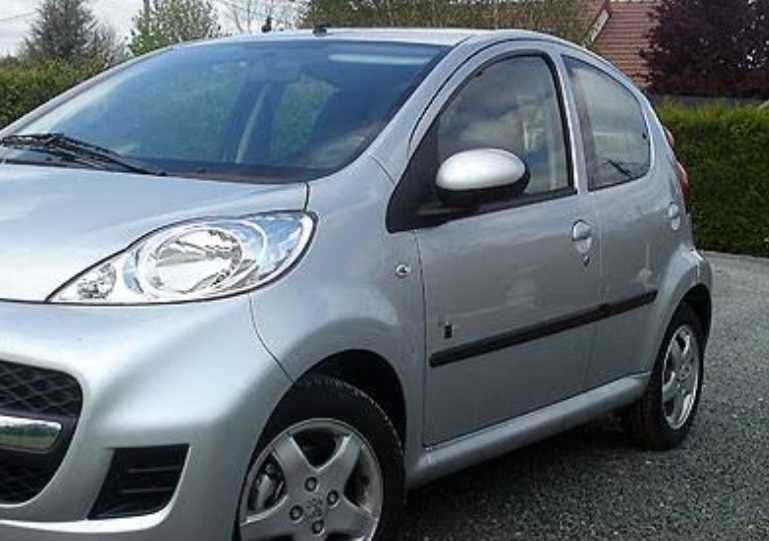 Peugeot 107 Black and Silver edition foto 2