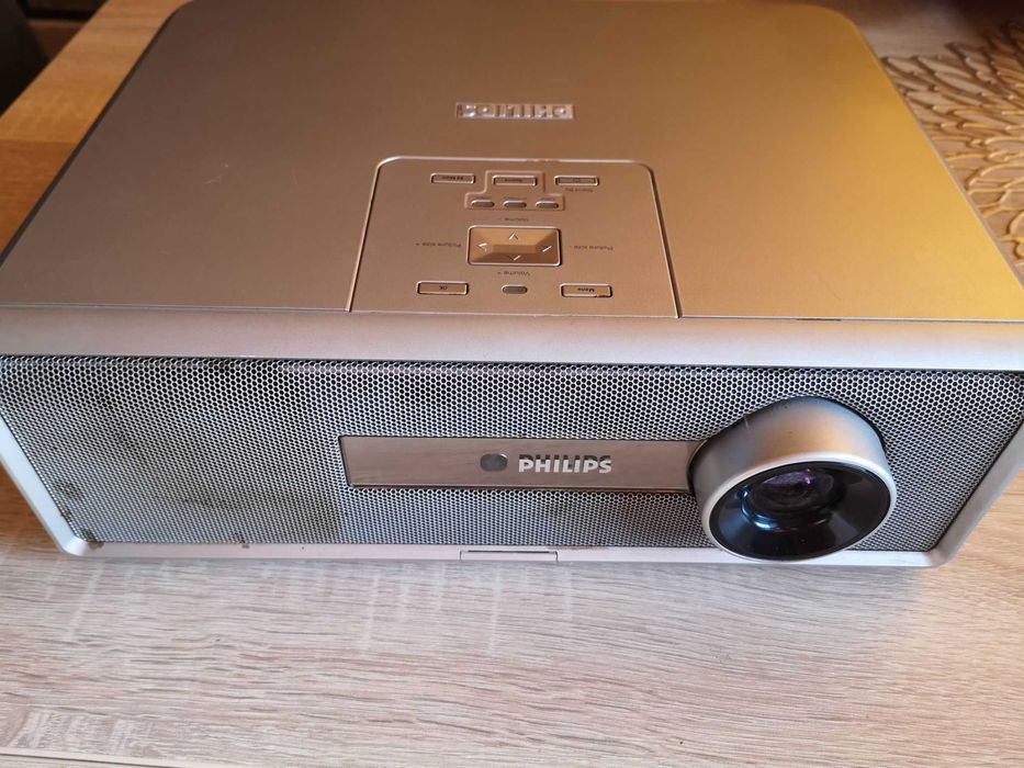 Projektor Philips bClever LC 3631