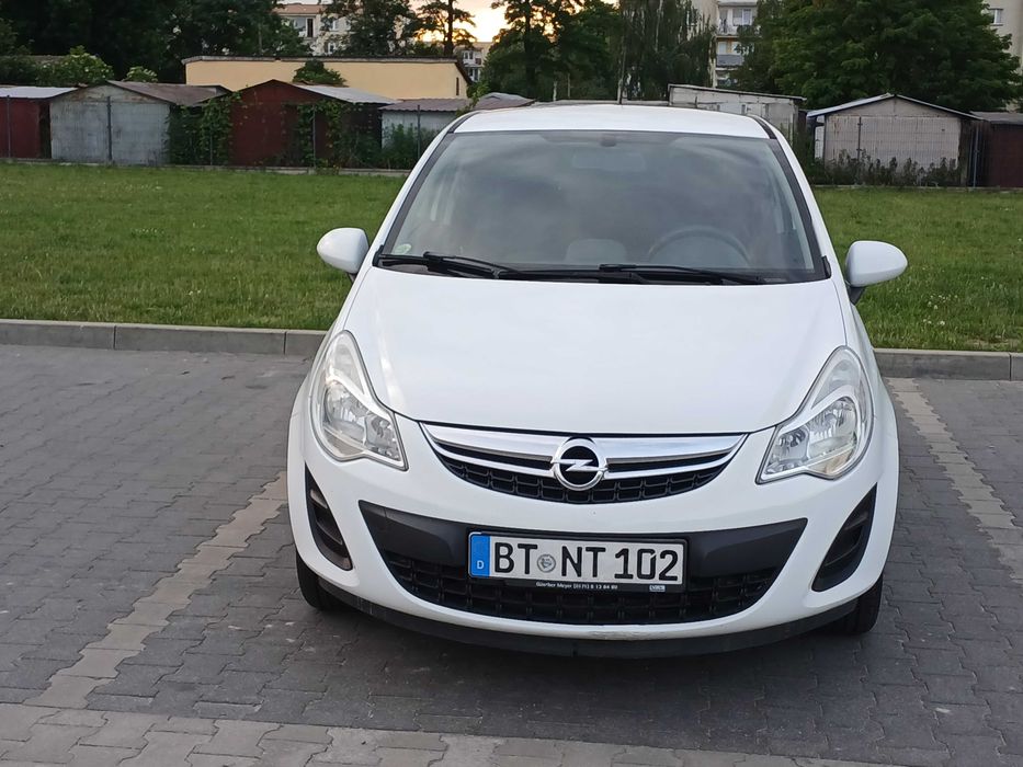 Opel corsa 2011 1.2 benzyna klima