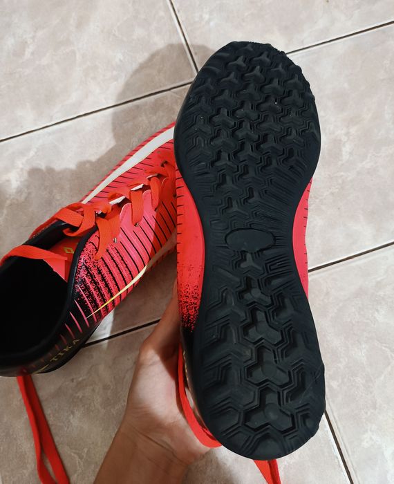 Взуття для футболу