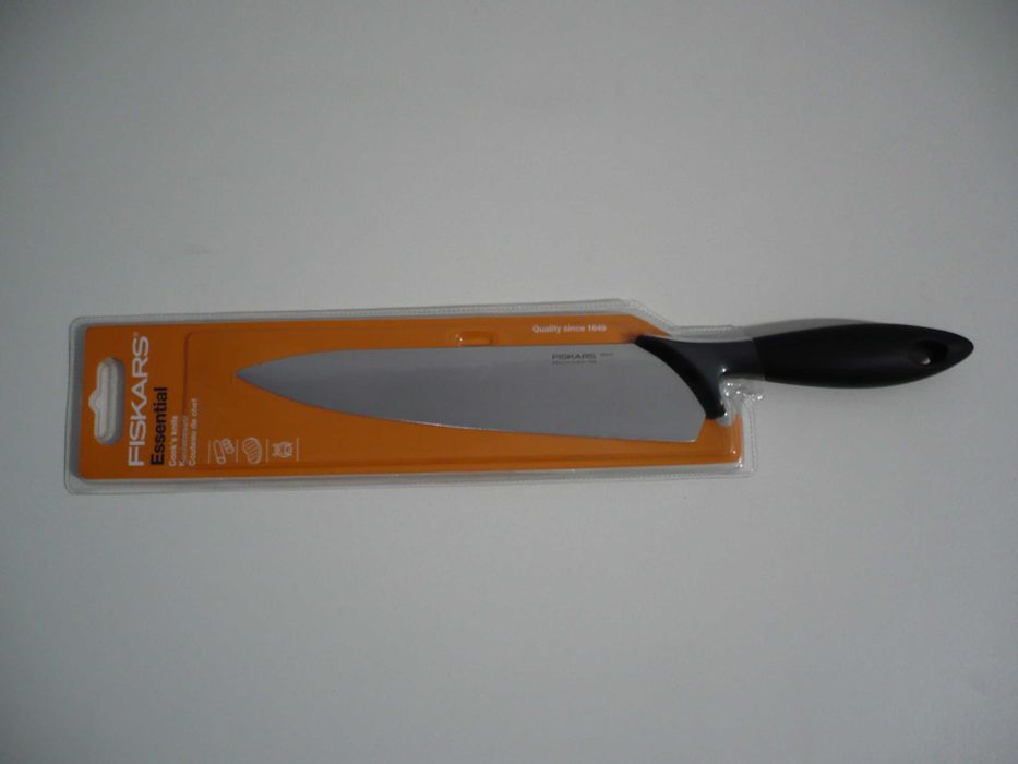 nóż szefa kuchni 21cm Fiskars