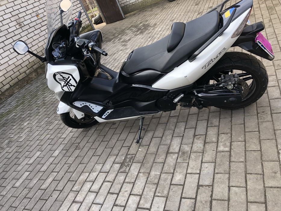 Макси скутер Ямаха т-макс
