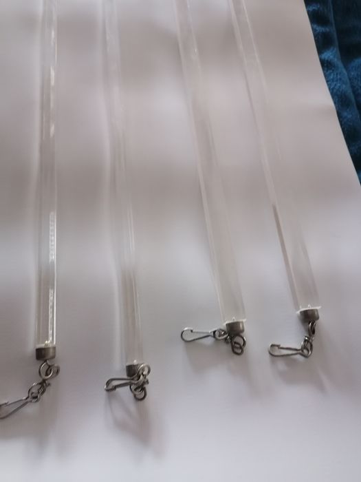 Suportes para cortinados em acrílico