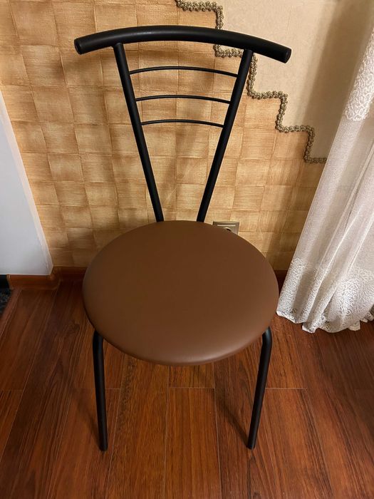 Продам кухонні стільці в ідеальному стані