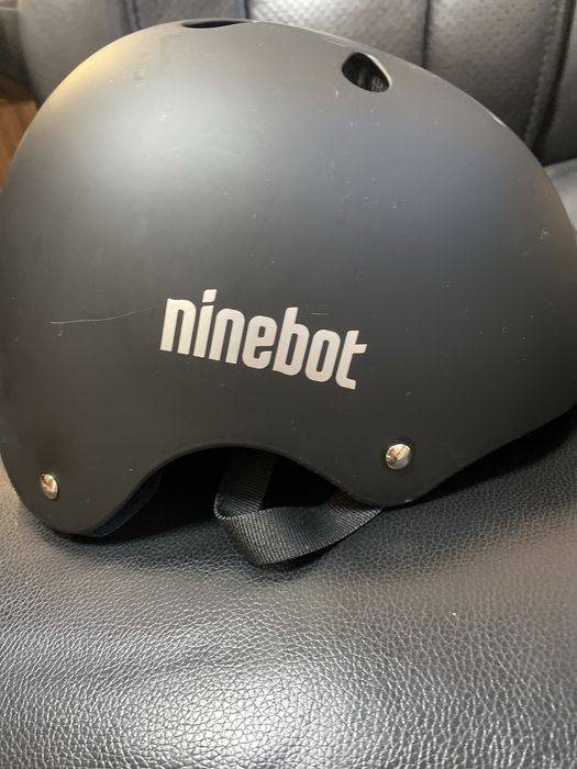 захисний шолом ninebot