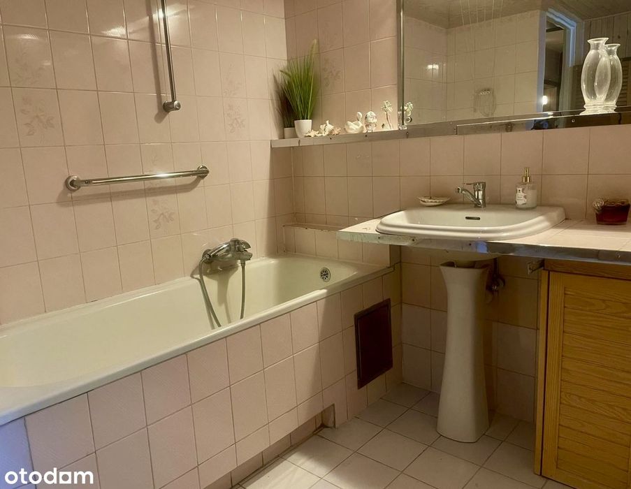 4 pokoje w kameralnym budynku. Dwustronne. Balkon