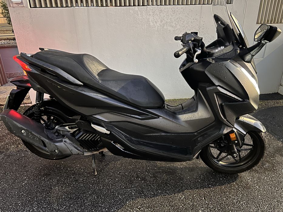 Honda FORZA 125 (Ano 2021) (Como Nova) (Negociável)