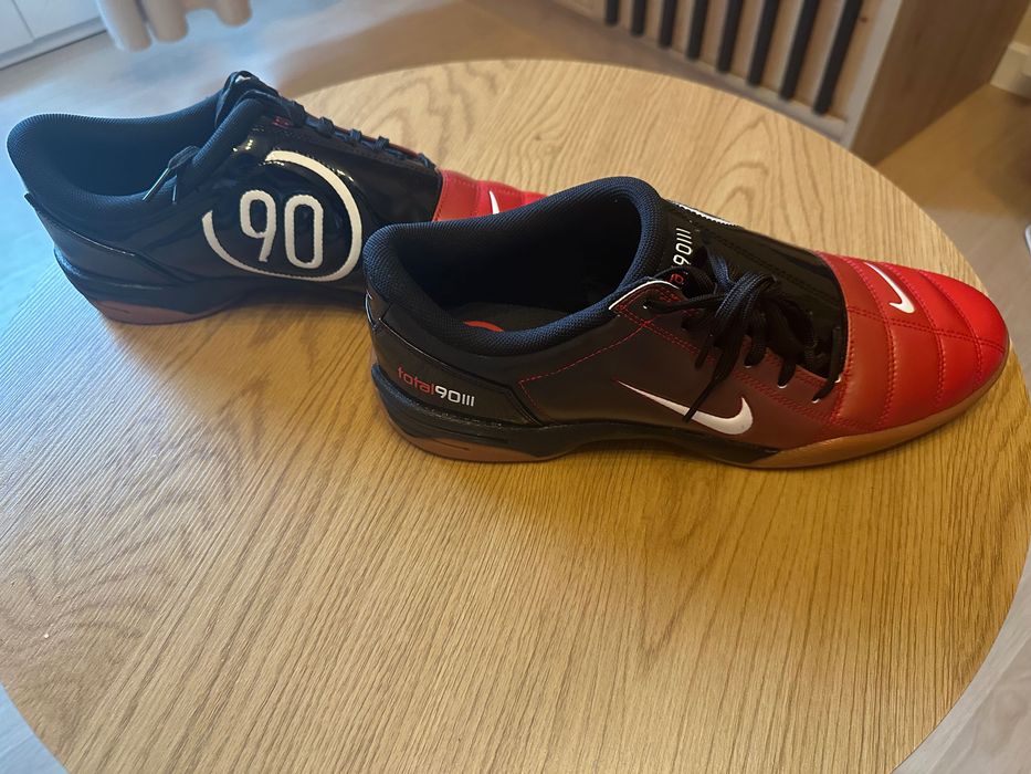 Buty halowe Nike Total 90 rozmiar 45