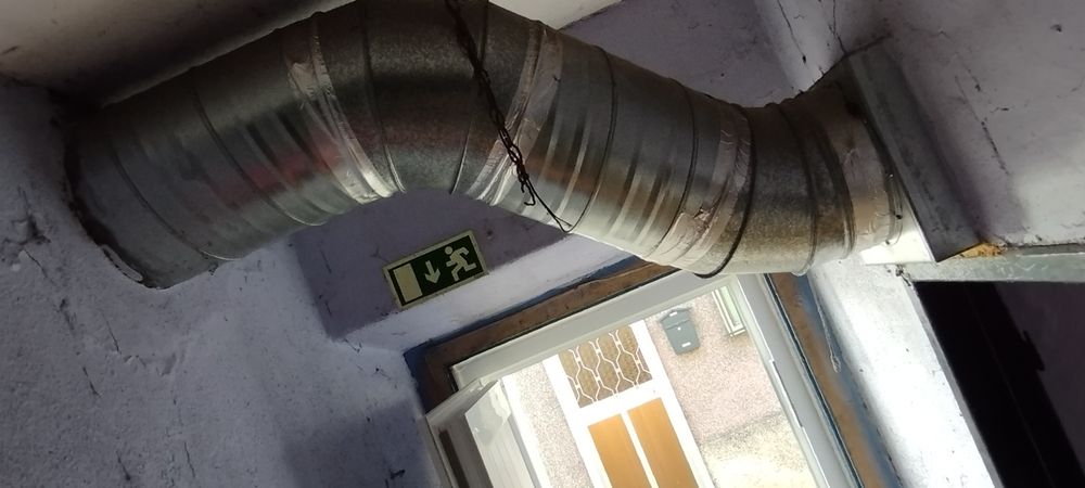 Vendo extrator de fumos com pouco. Uso