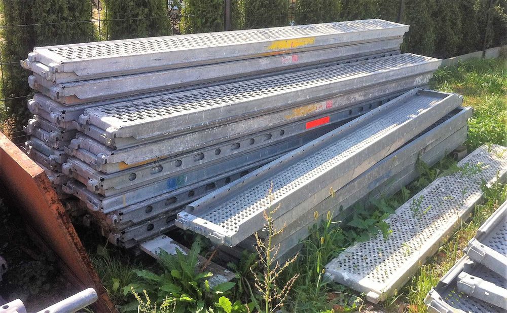 Rusztowanie 37,52m2 używane, szczytowe 7,71x6,2 m podest stalowy 2,57m