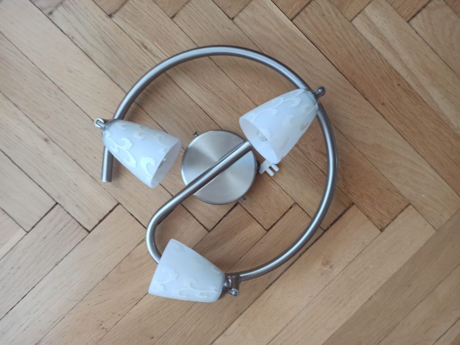 Lampa Pera firmy Massive 3x40W
MASSIVE Lampa  PERA 3x40W 
Najedź kur