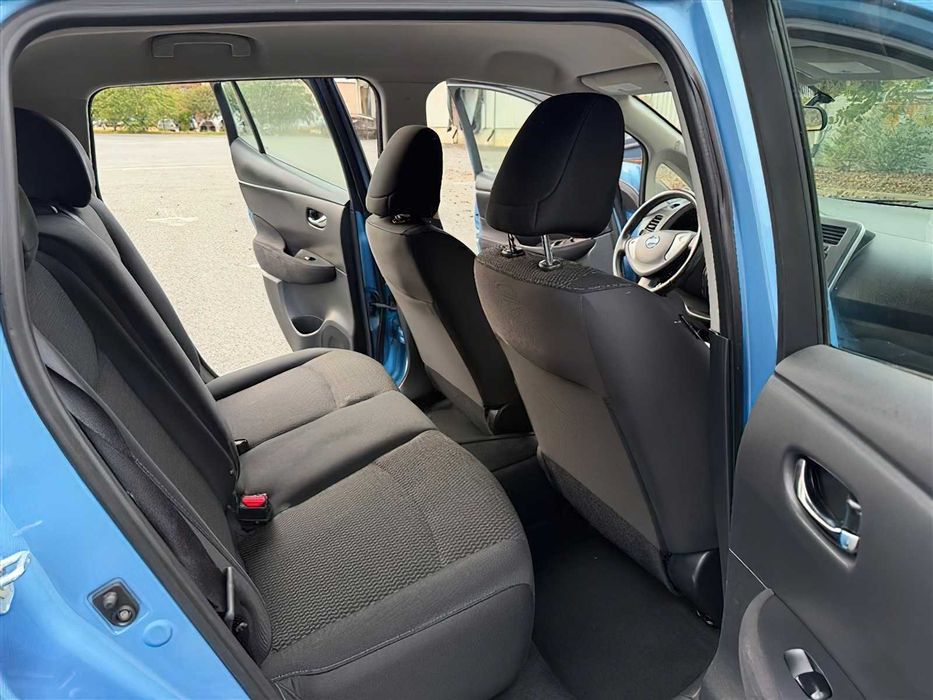 Nissan LEAF S      2014