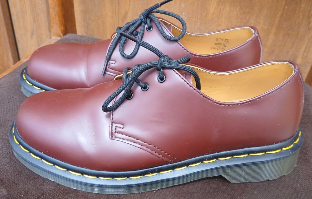 Martens 1461 cherry red