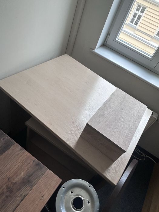 Wyprzedaż biura meble kosze szafki biurka monitory tablice