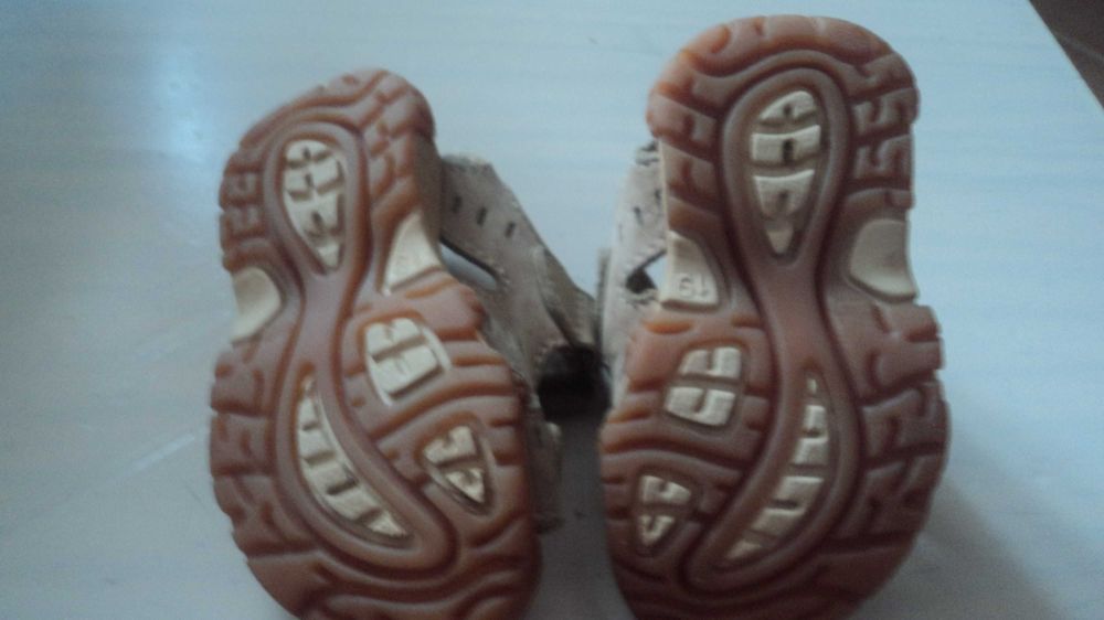 Sandálias para criança da marca "Cenoura" n.º 19