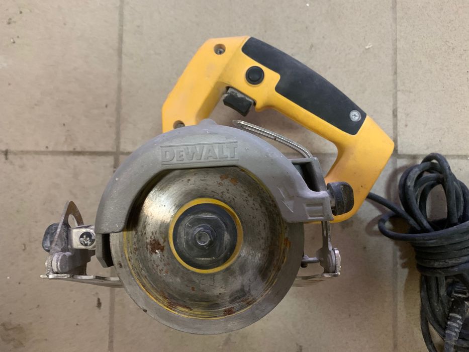 DeWalt DWC410 Przecinarka ręczna do płytek 110mm