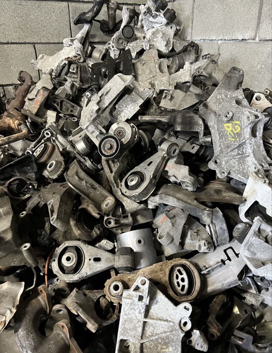 Кронштейн кпп подушка двигуна двигателя  крепление кпп Меган Сценік 3