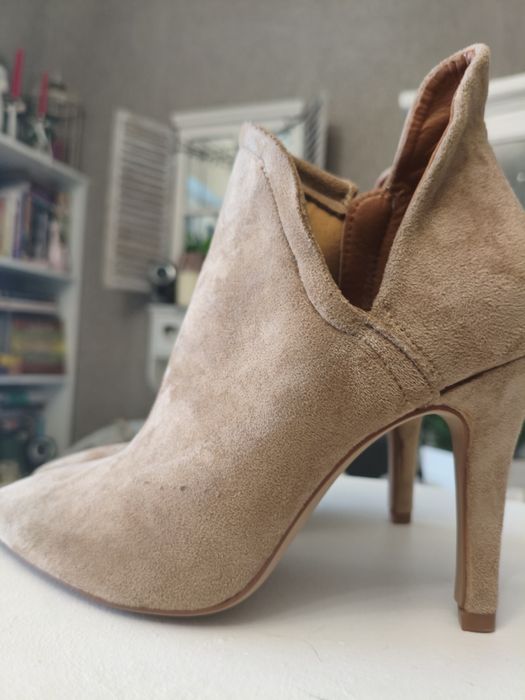 Wiosenne lub letnie  buty na szpilce ..lekkie