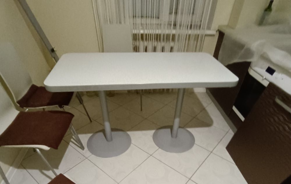 Стіл кухонний, на двох опорах