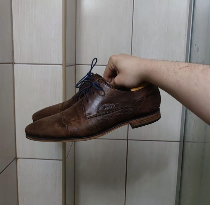 Buty obuwie 43 Bugatti brązowe kremowe naturalna skóra niskie e