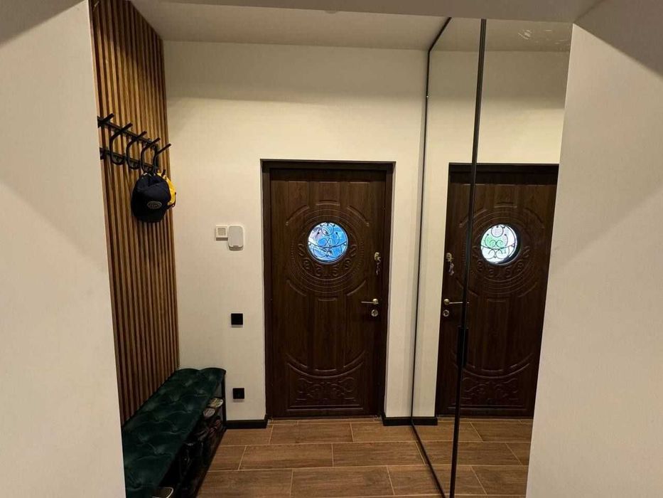 сучасний котедж з вартісним ремонтом у Брюховичах,150кв.м