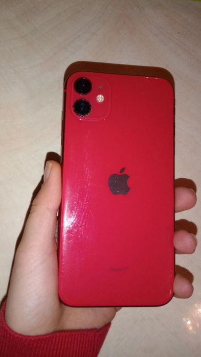 iPhone 11 64 ГБ           .