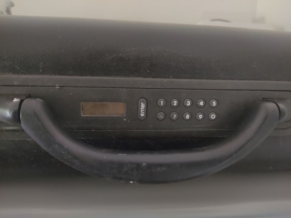 Mala de executivo com código digital eletronico SAMSONITE preto 1994