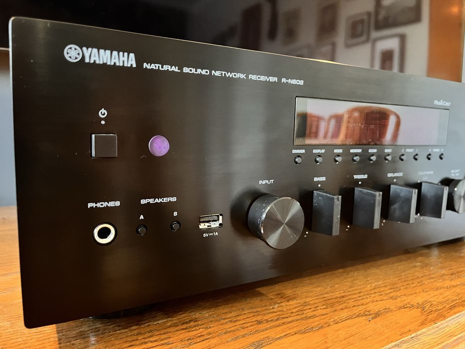 Amplituner stereo RN-602 z systemem MusicCast , Bluetooth (kolor czarny)