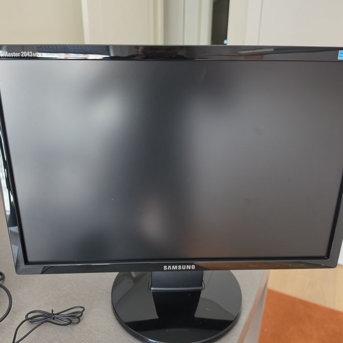 Monitor Samsung SyncMaster 2043NWX 20" - Resolução 1680x1050