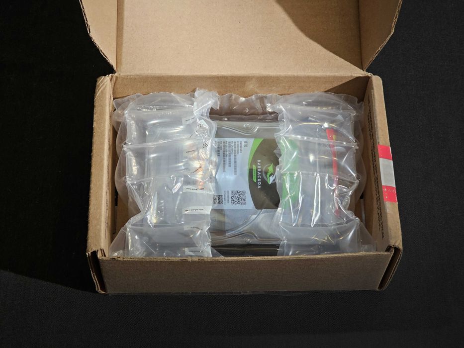 Жорсткий диск 3.5" 8TB Seagate ST8000DM004 HDD SATA — Refurbished