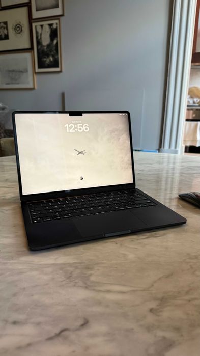 MacBook Air M2 (2022) – 24GB RAM / 1TB SSD – Como novo