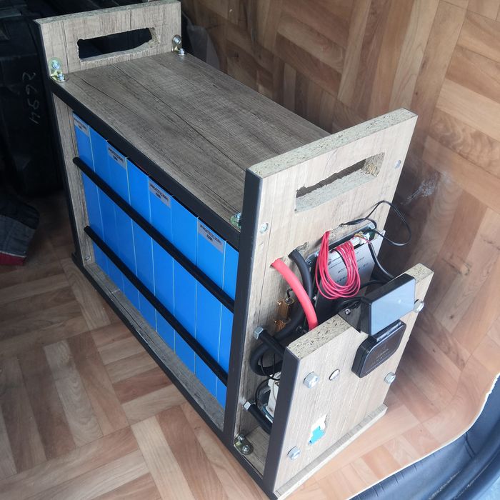 Гібридний інвертор, ДБЖ, зарядна станція комплект резервного живленя .